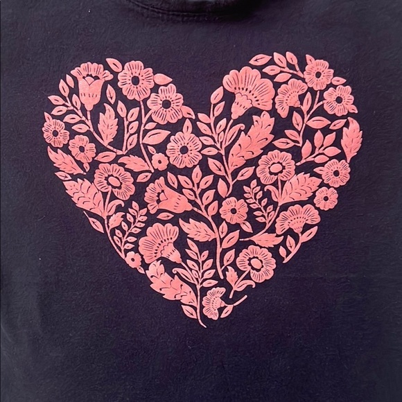GAP Kids Navy Blue Tee with Pink Floral Heart - Picture 3 of 6